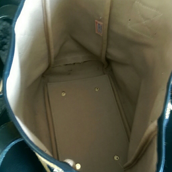 SOLD!RARE DOONEY BOURKE AUTHENTIC LEATHER TOTE… - Picture 7 of 9